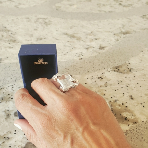Swarovski ring - Picture 1 of 4